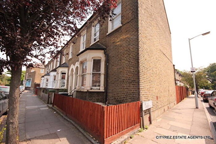 1 Bedroom Flat For Sale In Alloa Road, Deptford, SE8