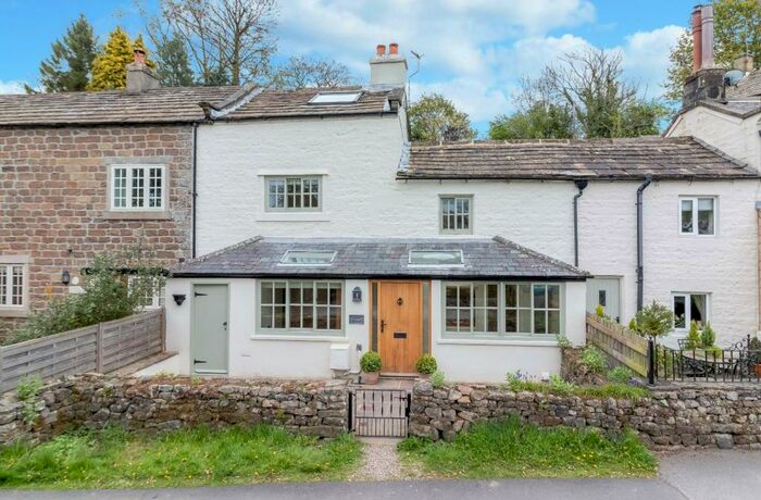 2 Bedroom Cottage For Sale In Riverside Lane, Summerbridge, Harrogate, HG3