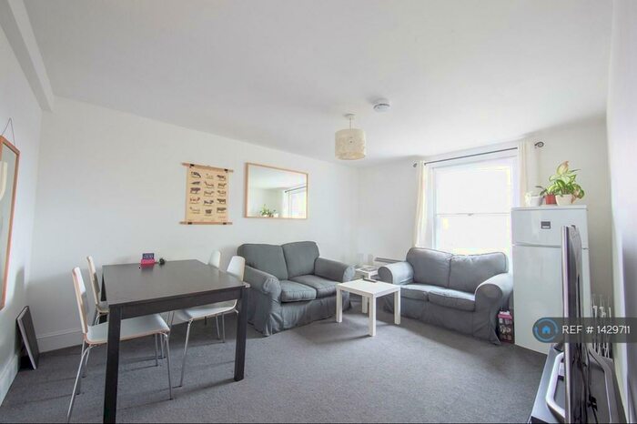 4 Bedroom Flat To Rent In St. Pancras Way, London, NW1