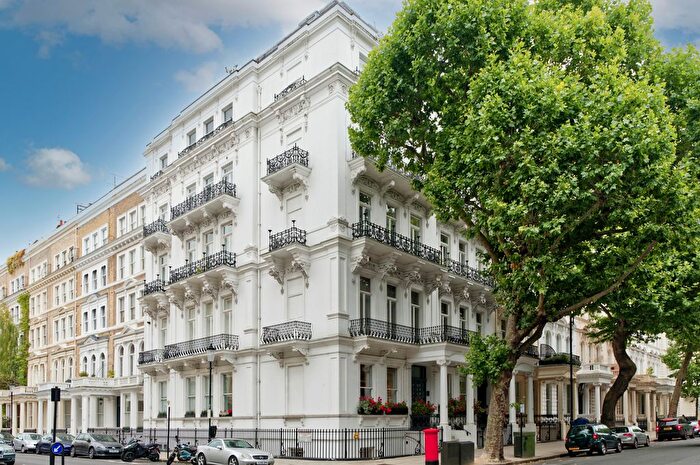 3 Bedroom Flat For Sale In Consort House, Queens Gate, London, SW7