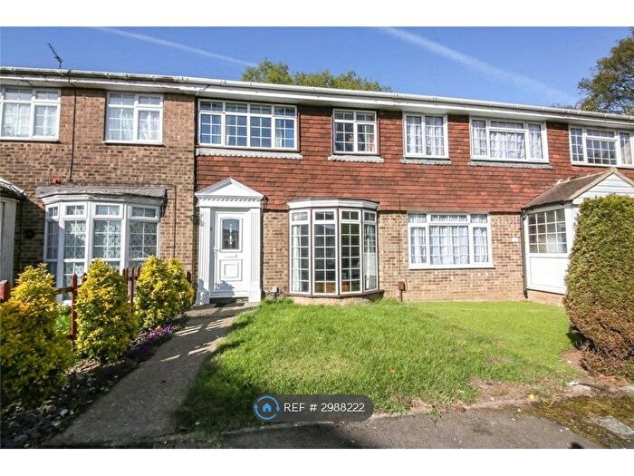 3 Bedroom Terraced House To Rent In Meadow Close, Chatham, ME5