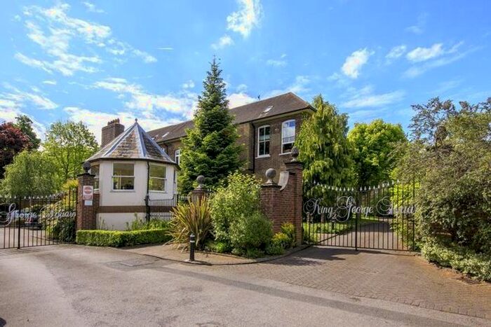 1 Bedroom Maisonette To Rent In King George Square, Richmond, TW10