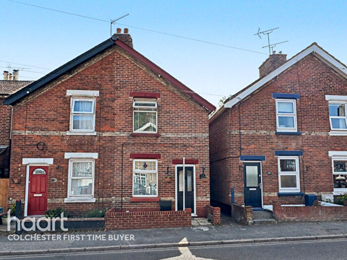 2 Bedroom Semi-Detached House For Sale In Military Road, Colchester, CO1