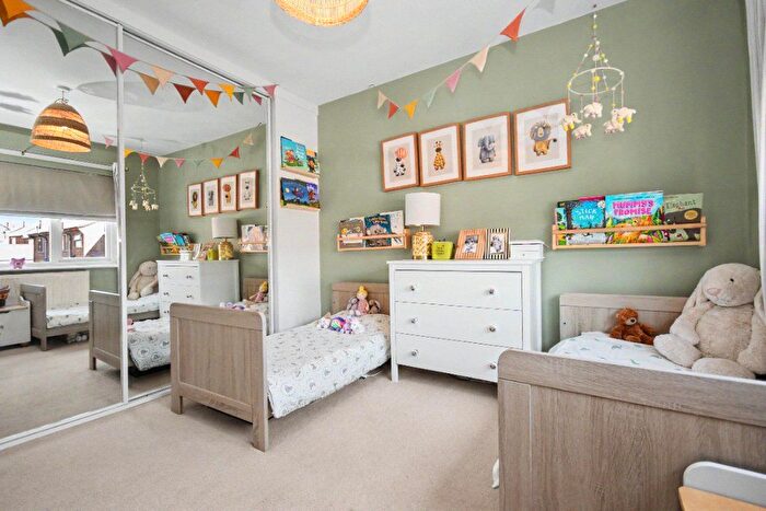 3 Bedroom Semi Detached House For Sale In Park Court, Ossett, West Yorkshire, WF5