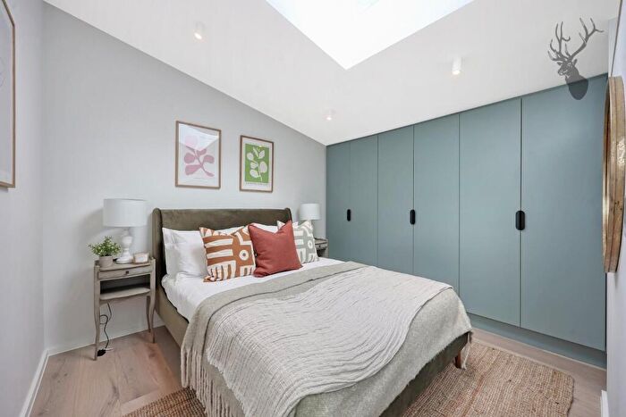 1 Bedroom Duplex For Sale In The Coach Yard, Balmoral Road, London, E10