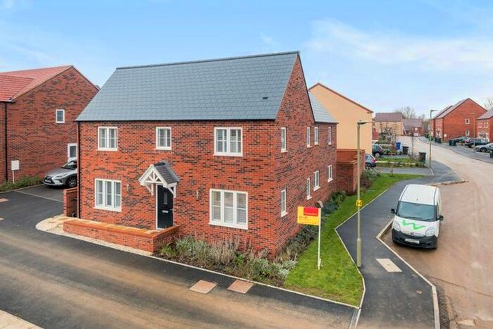 4 Bedroom Detached House To Rent In Caldwell Road, Banbury, OX16