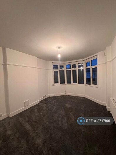 2 Bedroom Flat To Rent In Truro Road, London, N22