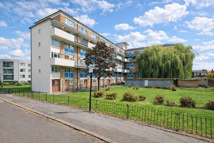 4 Bedroom Flat To Rent In Douglas Road, London, N22