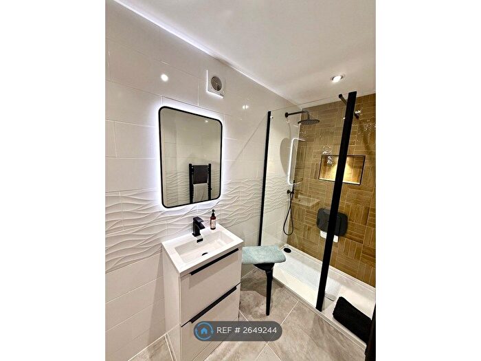 1 Bedroom Flat To Rent In Bolton Road West, Ramsbottom, Bury, BL0