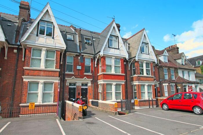 2 Bedroom Flat To Rent In New Road, Rochester, ME1