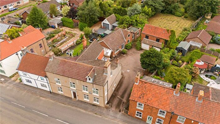 6 Bedroom Semi-Detached House For Sale In High Street, Scotter, North Lincolnshire, DN21