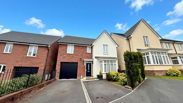 4 Bedroom Detached House For Sale In Kerswell Close, Ivybridge, PL21