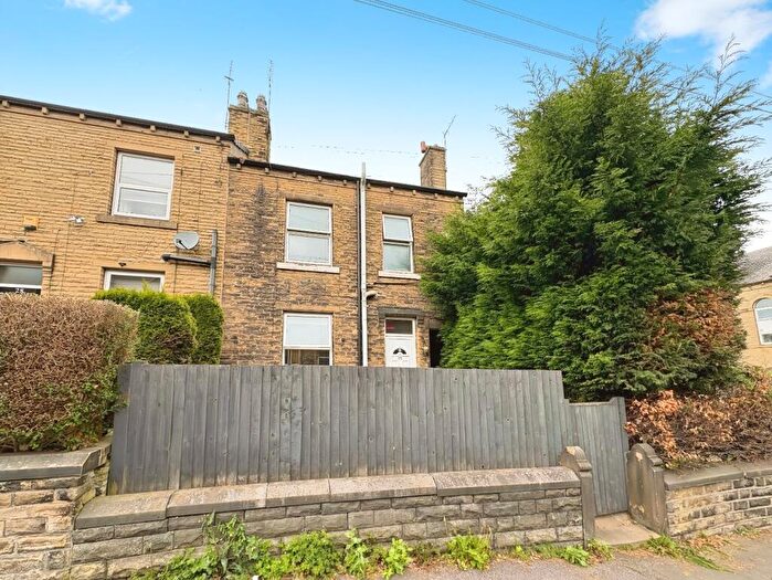 2 Bedroom Terraced House To Rent In Cross Lane, Huddersfield, West Yorkshire, HD4