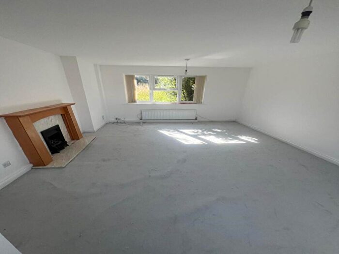 2 Bedroom House To Rent In Beeston Square, Barnsley, S71