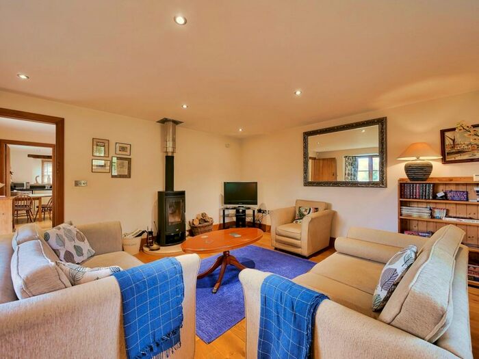 2 Bedroom Cottage To Rent In Calcot, Coln St Dennis, GL54