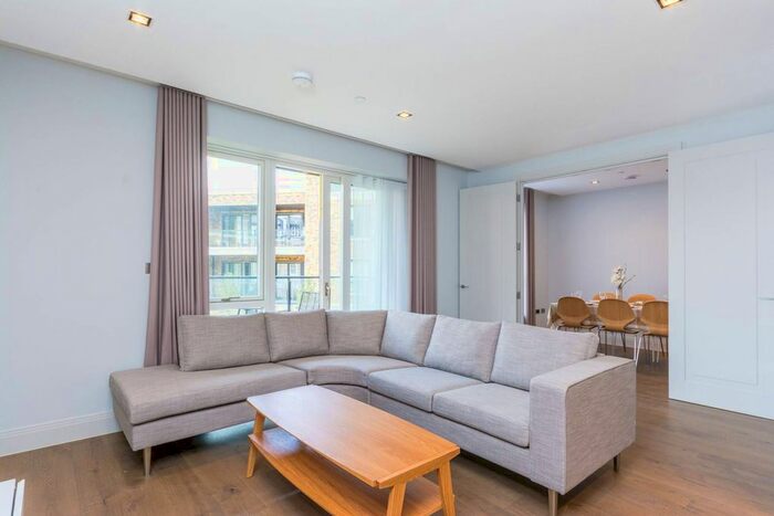 2 Bedroom Flat To Rent In Palladian Gardens, Chiswick, London, W4