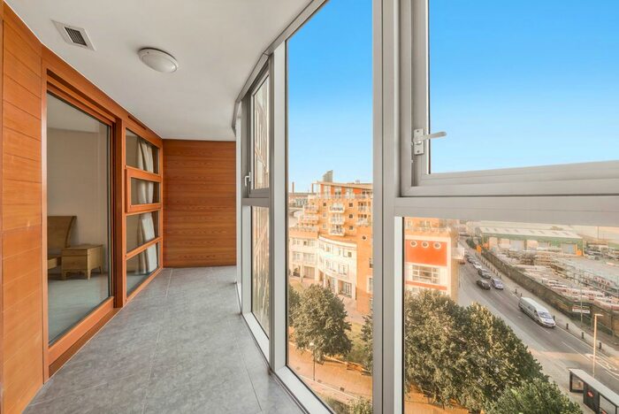 1 Bedroom Flat To Rent In Falcon Wharf, Lombard Road, Battersea, London, SW11