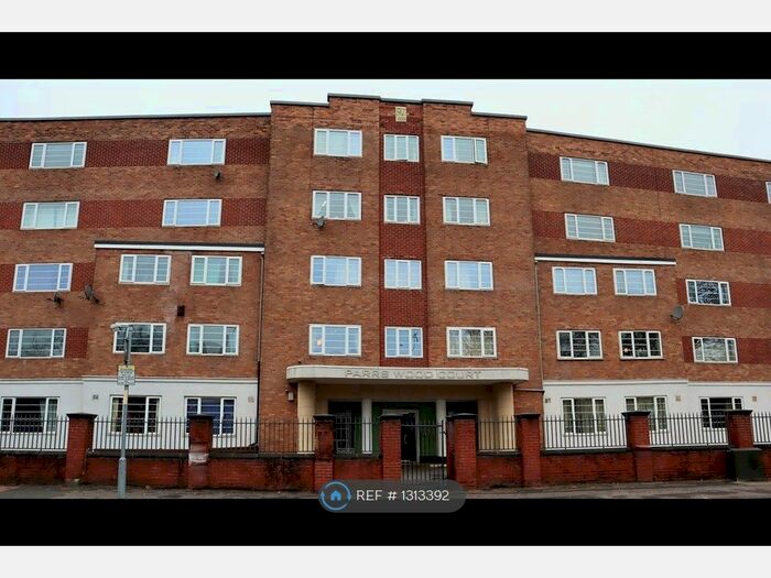 2 Bedroom Flat To Rent In Parrs Wood Court, Manchester M20