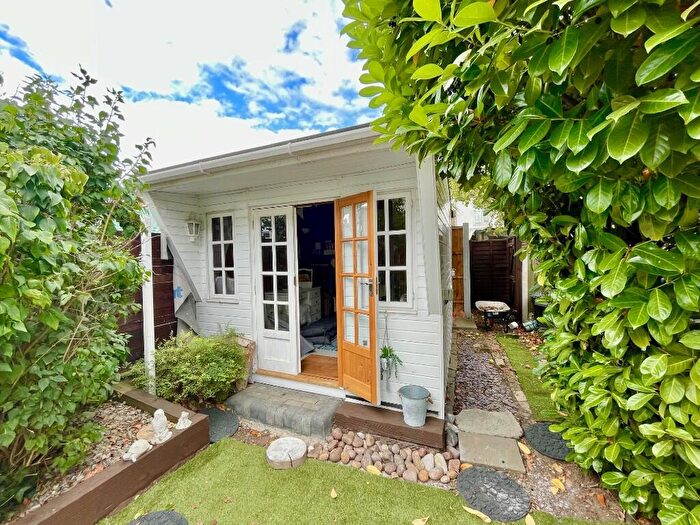 3 Bedroom House For Sale In Westcliff-On-Sea, Essex, SS0