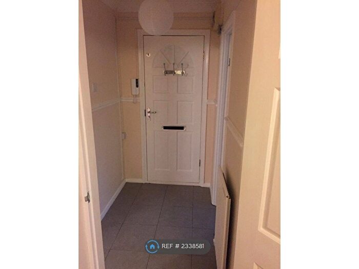 1 Bedroom Flat To Rent In Balmoral Road, Sutton At Hone, Dartford, DA4