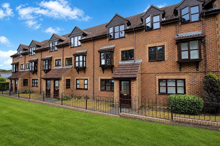 1 Bedroom Apartment For Sale In Chalet Court, Bordon, Hampshire, GU35