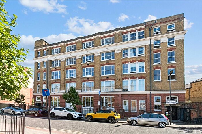 2 Bedroom Flat For Sale In Sylvester Road, London, E8