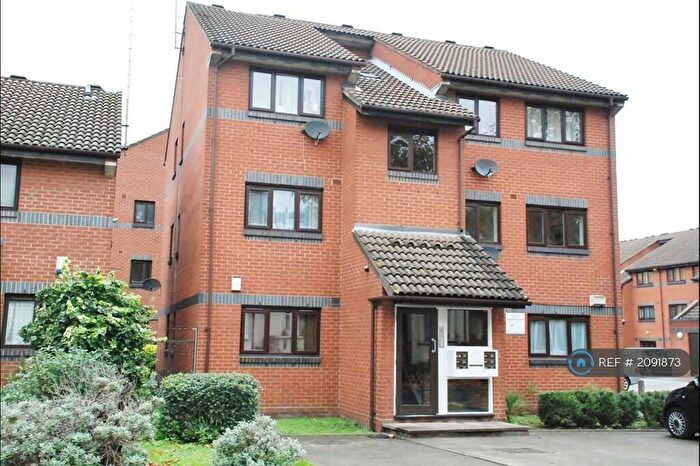 2 Bedroom Flat To Rent In Wrexham Road, London, E3