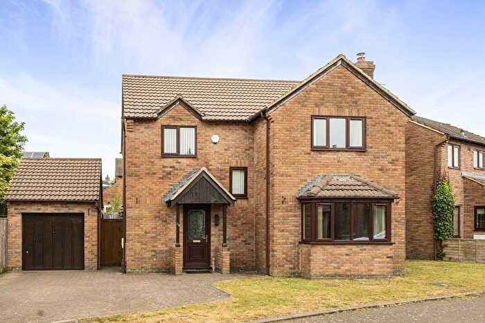 4 Bedroom Detached House For Sale In Scholars Acre, Carterton, Oxfordshire, OX18