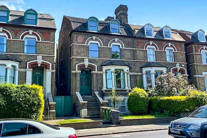 2 Bedroom Flat To Rent In Queens Road, London, SE14