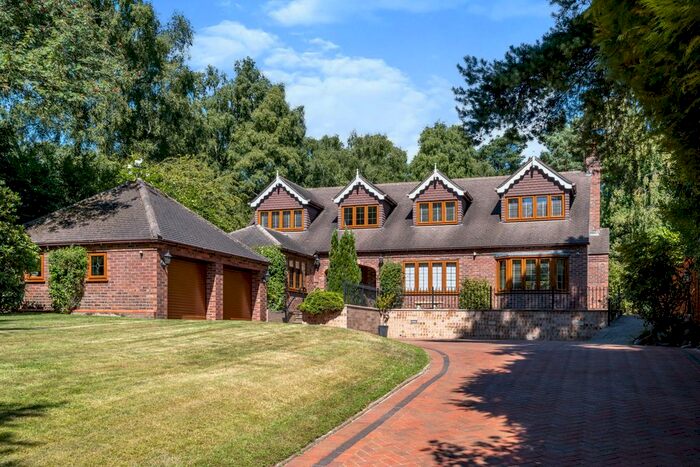 4 Bedroom Detached House For Sale In Kingsley Wood Road, Rugeley, WS15