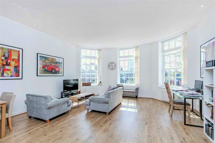 1 Bedroom Flat To Rent In Marion Court, Mccall Close, London, SW4