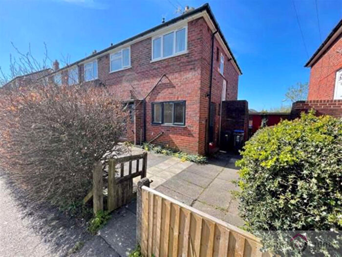 2 Bedroom Flat For Sale In Queens Drive, Leek, Staffordshire, ST13