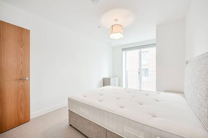 2 Bedroom Flat To Rent In Approach House, Tottenham, London, N17