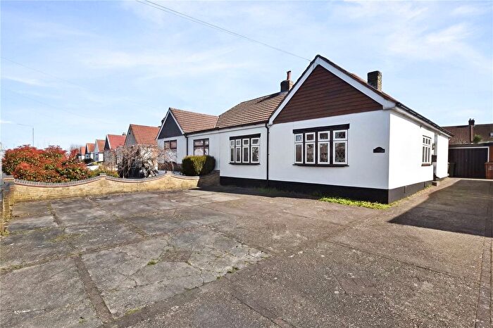 3 Bedroom Bungalow For Sale In Brampton Road, Bexleyheath, DA7