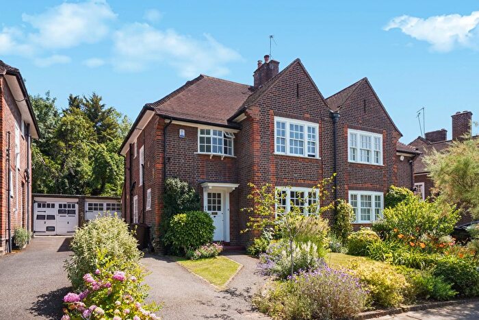3 Bedroom Semi-detached House For Sale In Woodhall Gate, Pinner, HA5