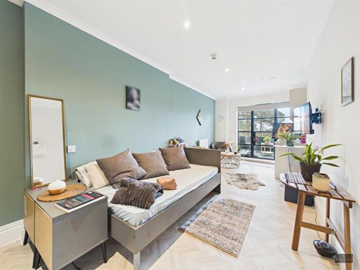 1 Bedroom Flat To Rent In Brights House, Bournemouth, BH1