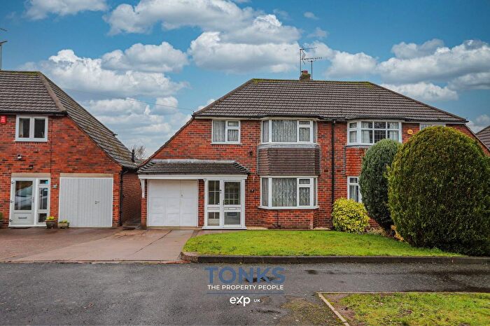 3 Bedroom Semi Detached House For Sale In Briery Road, Halesowen, B63