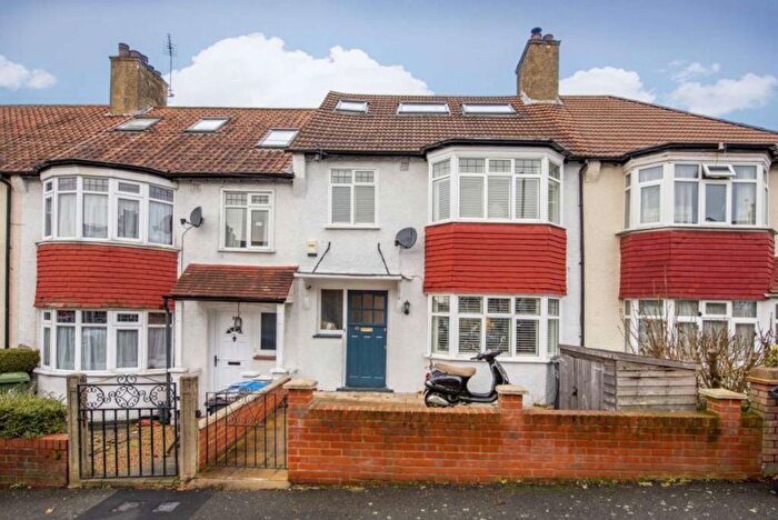 4 Bedroom Property To Rent In Biggin Hill, London, SE19