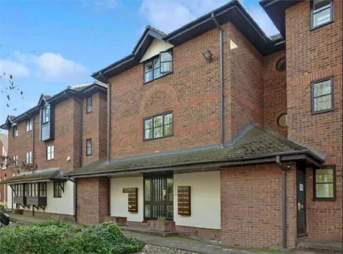 1 Bedroom Studio To Rent In Bow Arrow Lane, Dartford, DA2