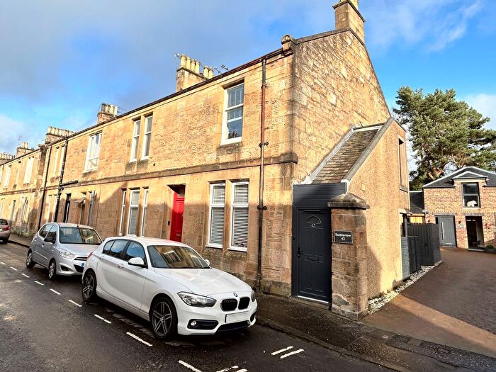 3 Bedroom Flat For Sale In Comely Place, Falklrk, FK1