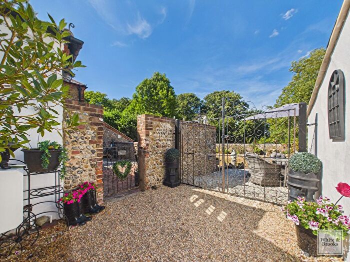 4 Bedroom Semi-Detached House For Sale In Bersted Street, Bognor Regis, PO22