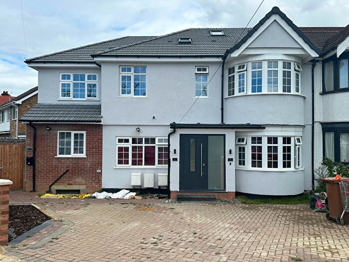 3 Bedroom Maisonette To Rent In Kings Road, Harrow, HA2