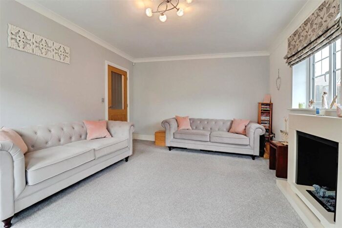 5 Bedroom Detached House For Sale In Cotton Field Road, Holmes Chapel, CW4