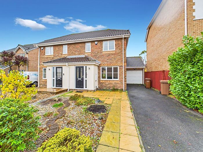 3 Bedroom Semi Detached House For Sale In Dewberry Close, Chatham, ME4