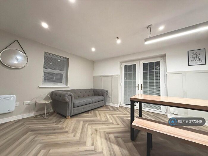 2 Bedroom Flat To Rent In Schooner Way, Cardiff, CF10