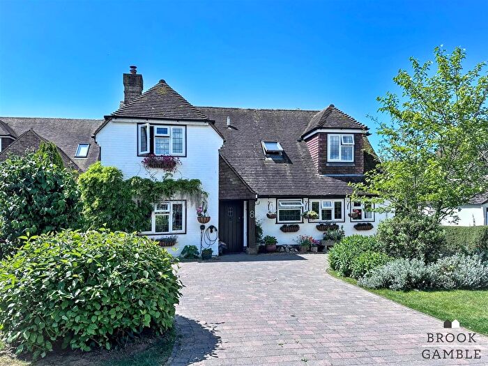 4 Bedroom Detached House For Sale In Wenthill Close, East Dean, BN20