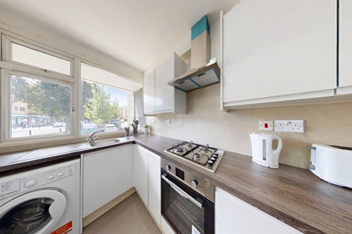 3 Bedroom Maisonette To Rent In Ramsey Street, London, E2