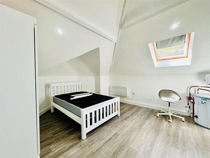 Studio To Rent In Park Road, Nottingham, NG7