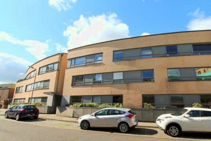 2 Bedroom Flat To Rent In St. Francis Rigg, Glasgow, G5