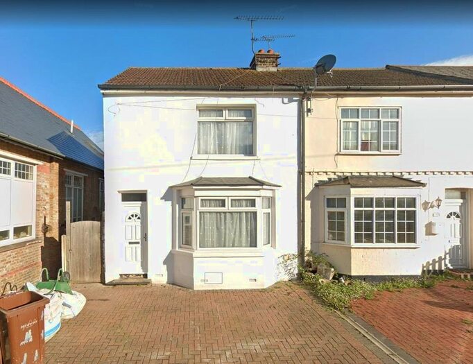 4 Bedroom Terraced House To Rent In King Edward Road, Gillingham, ME7